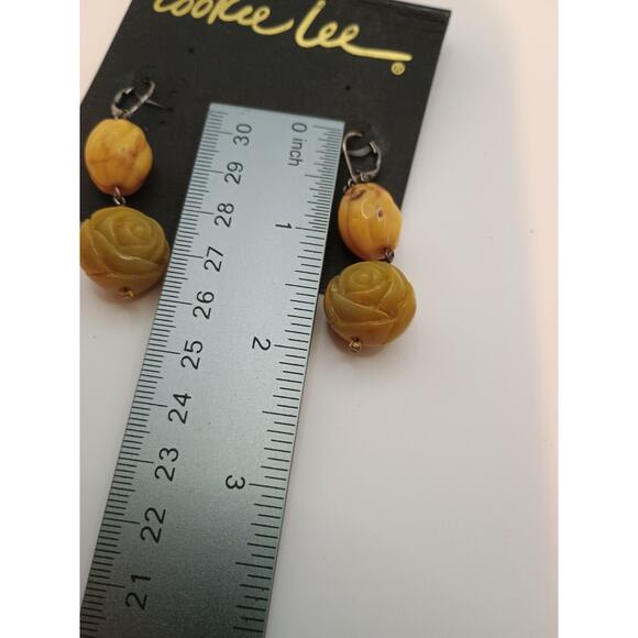 Cookie Lee Earrings NWT Faux Jade And Red Pierced Earrings 2 Pair‎ Both New - Picture 8 of 8